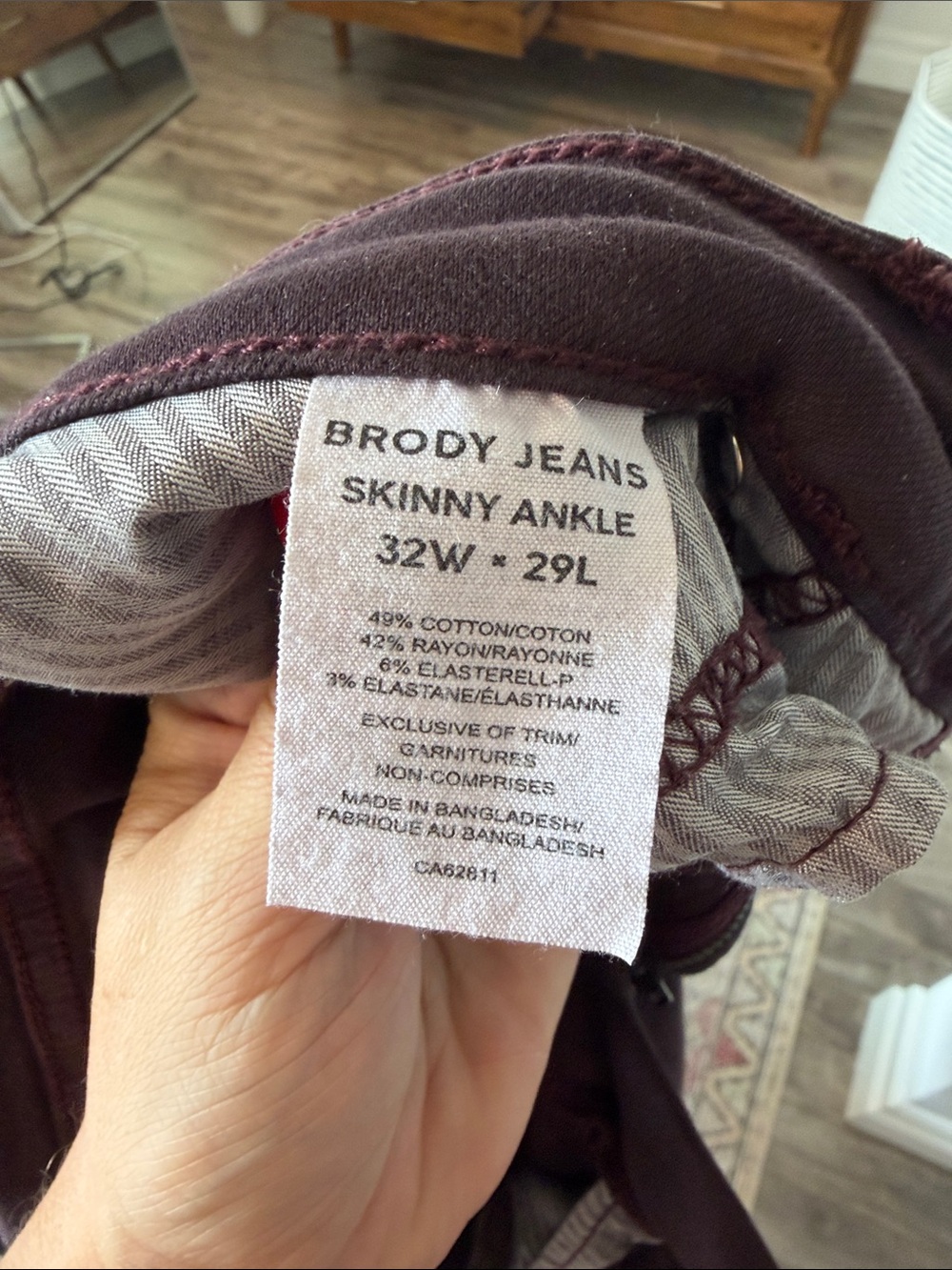 Brody Jeans Skinny Ankle Jeans in Burgundy